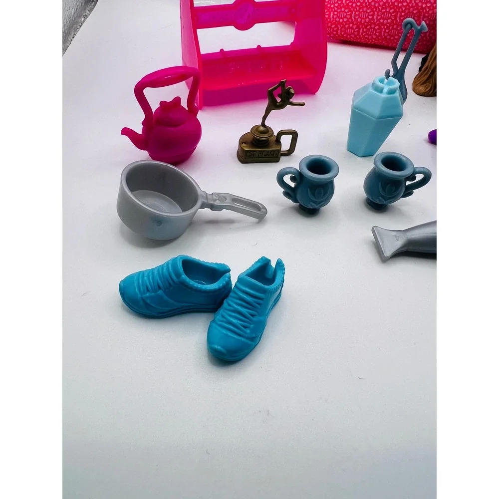 Mattel Barbie Miscellaneous W Bag Dog‎ Shoes Aware Hats Modern Doll Accessories